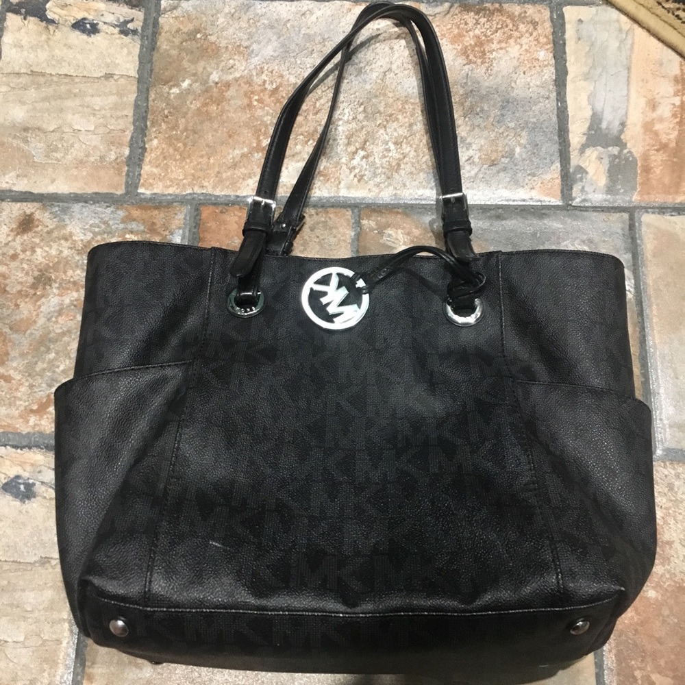 Micheal Kors Purse